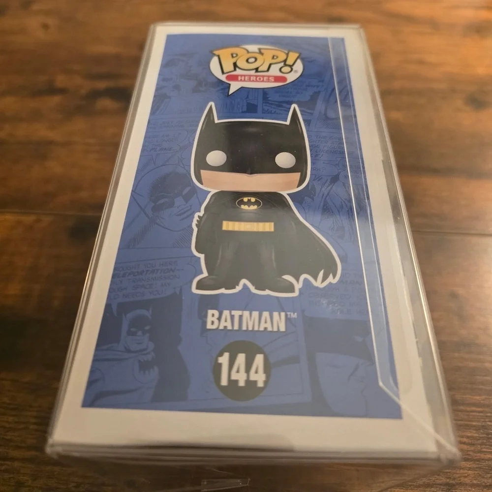 Funko POP NYCC 2018 DC Super Heroes BATMAN Orange Chrome Toy Tokyo 144 Protector - Picture 3 of 4